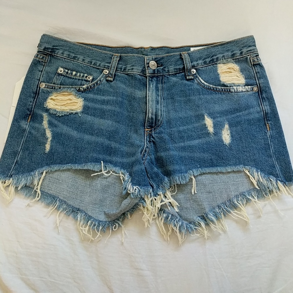 Rag & Bone Cutoff Jean Denim Shorts in Winnie - Picture 5 of 8
